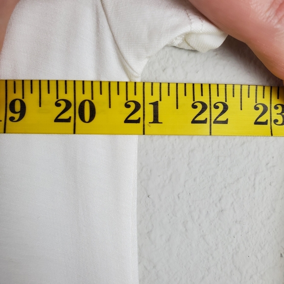 {Tua} White and Blue Short Sleeve V-Neck - Picture 2 of 6